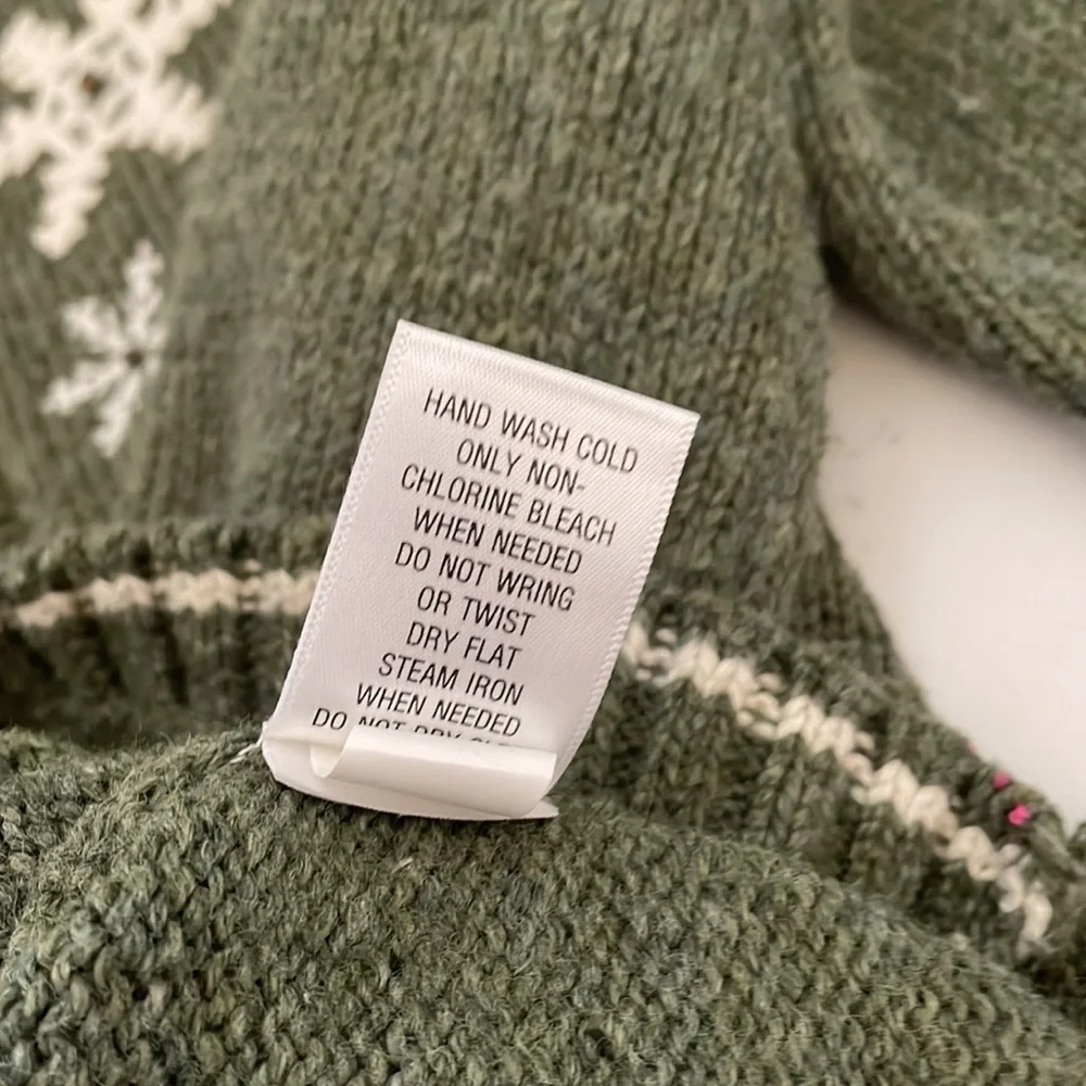 Croft & Barrow Petite Sz P/M Snowflake Sweater - Picture 11 of 11